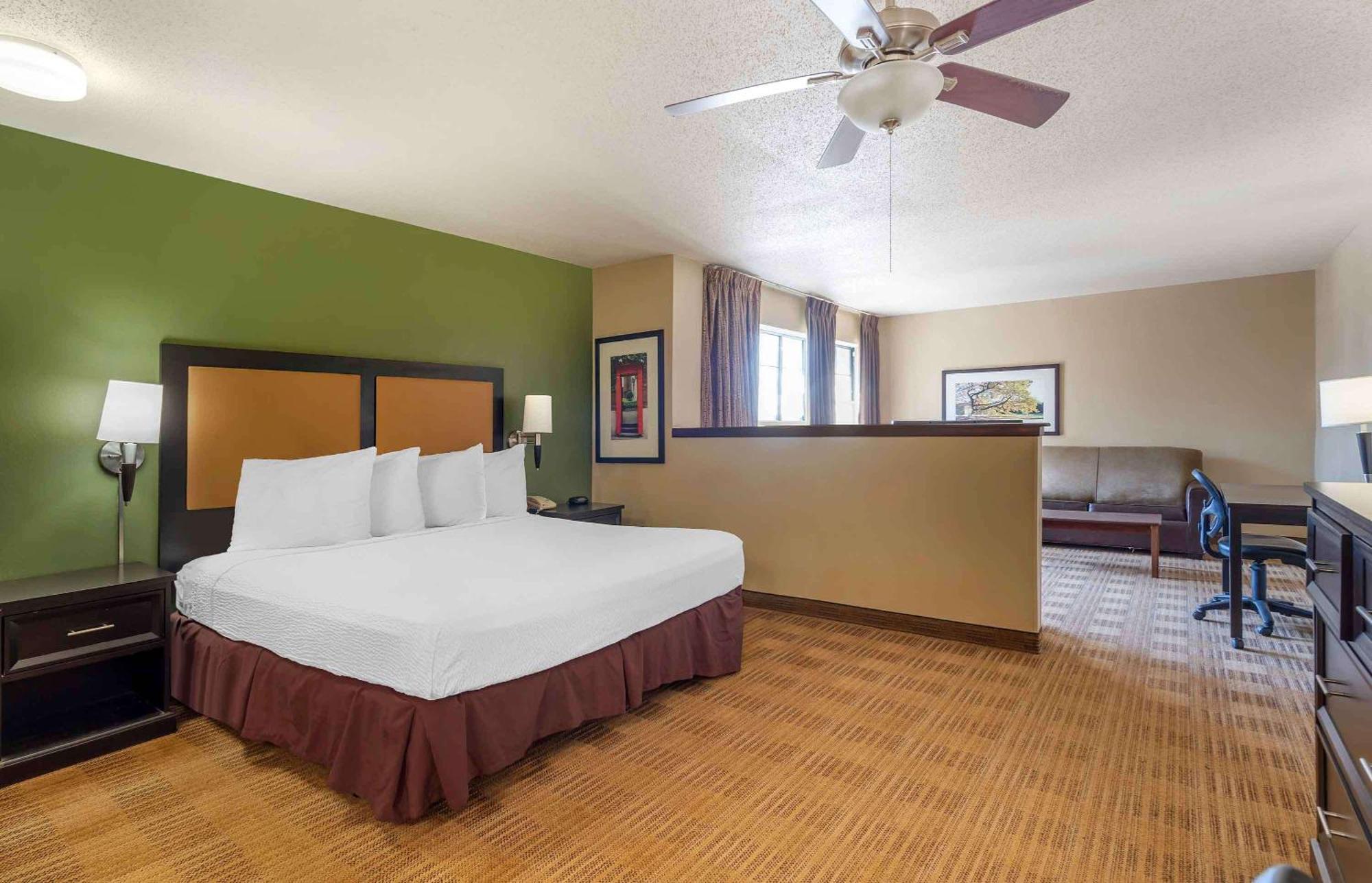 Hotel Extended America - Chicago - Woodfield Mall 2*