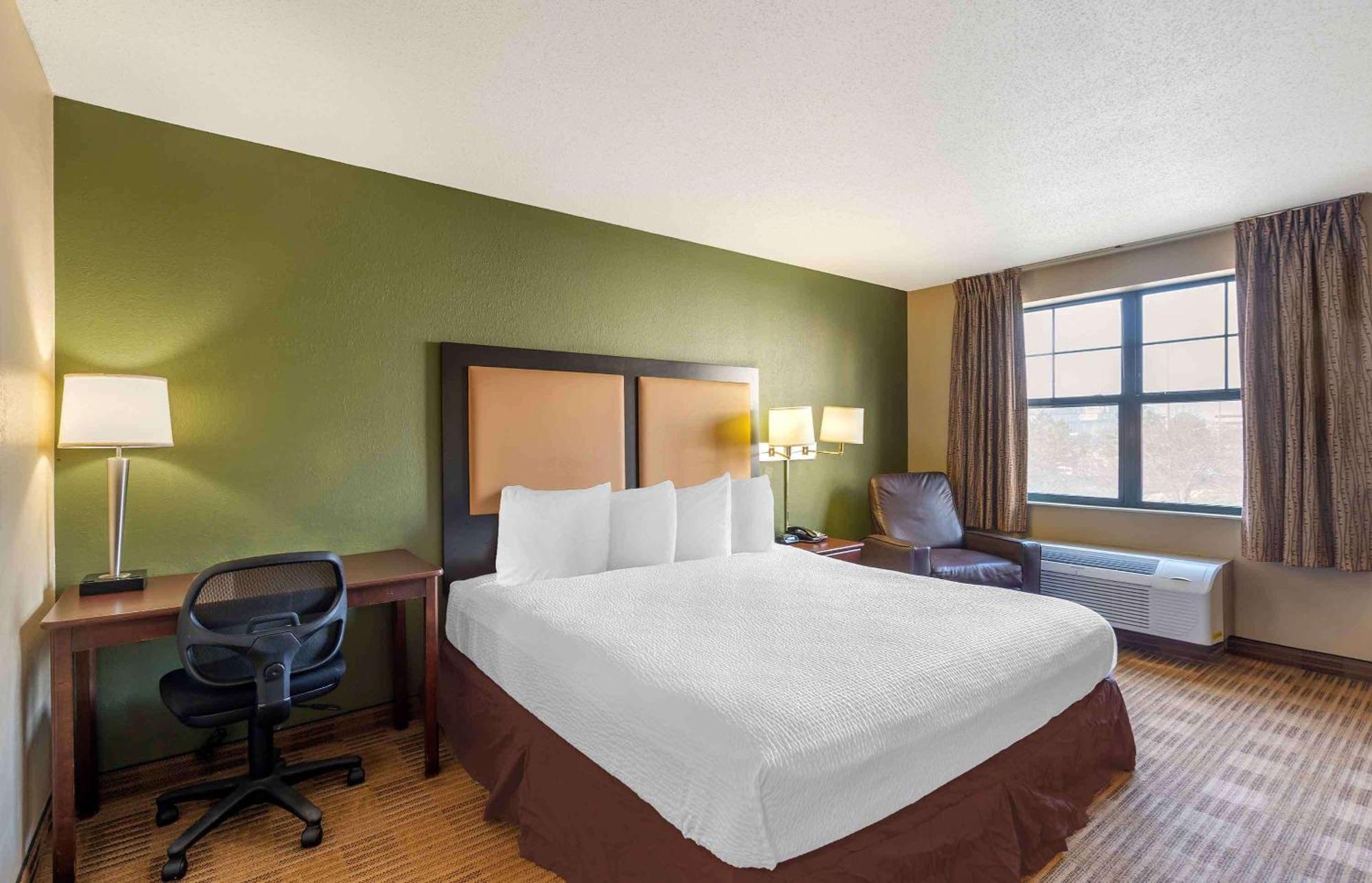 Extended America - Chicago - Woodfield Mall Hotel